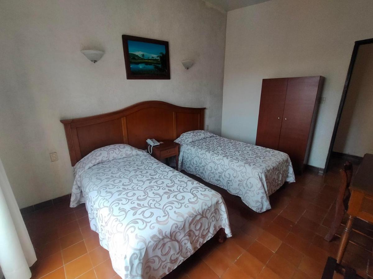 Hotel Posada Dona Lala ตลาโคตาลปัน ภายนอก รูปภาพ