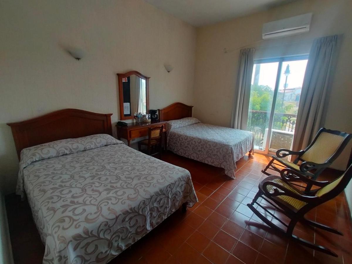 Hotel Posada Dona Lala ตลาโคตาลปัน ภายนอก รูปภาพ