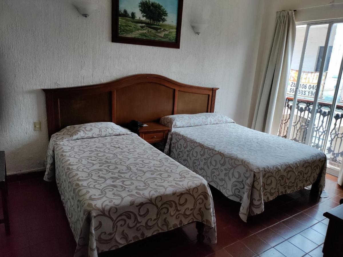 Hotel Posada Dona Lala ตลาโคตาลปัน ภายนอก รูปภาพ