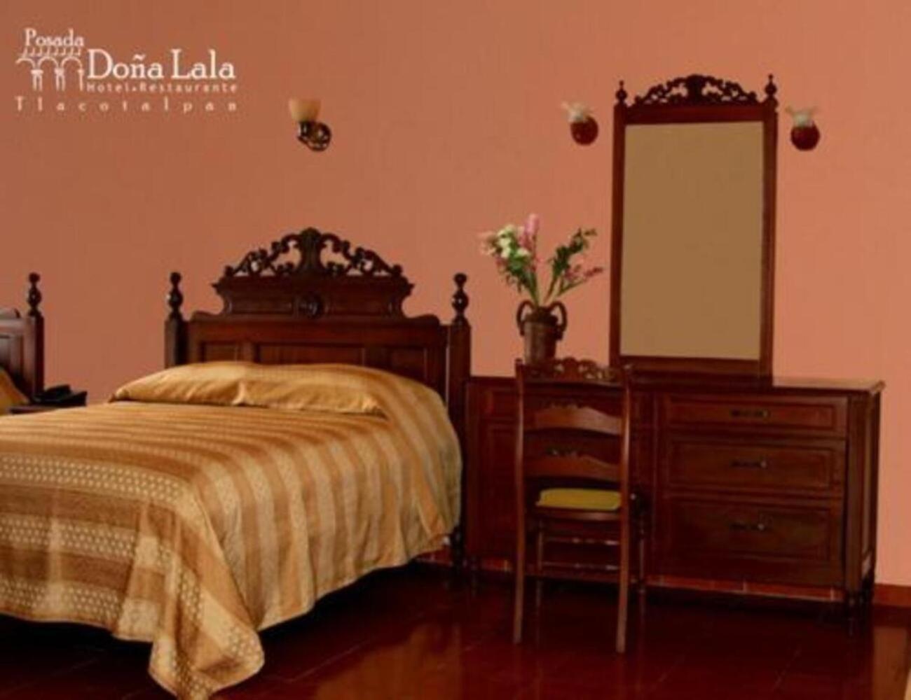 Hotel Posada Dona Lala ตลาโคตาลปัน ภายนอก รูปภาพ