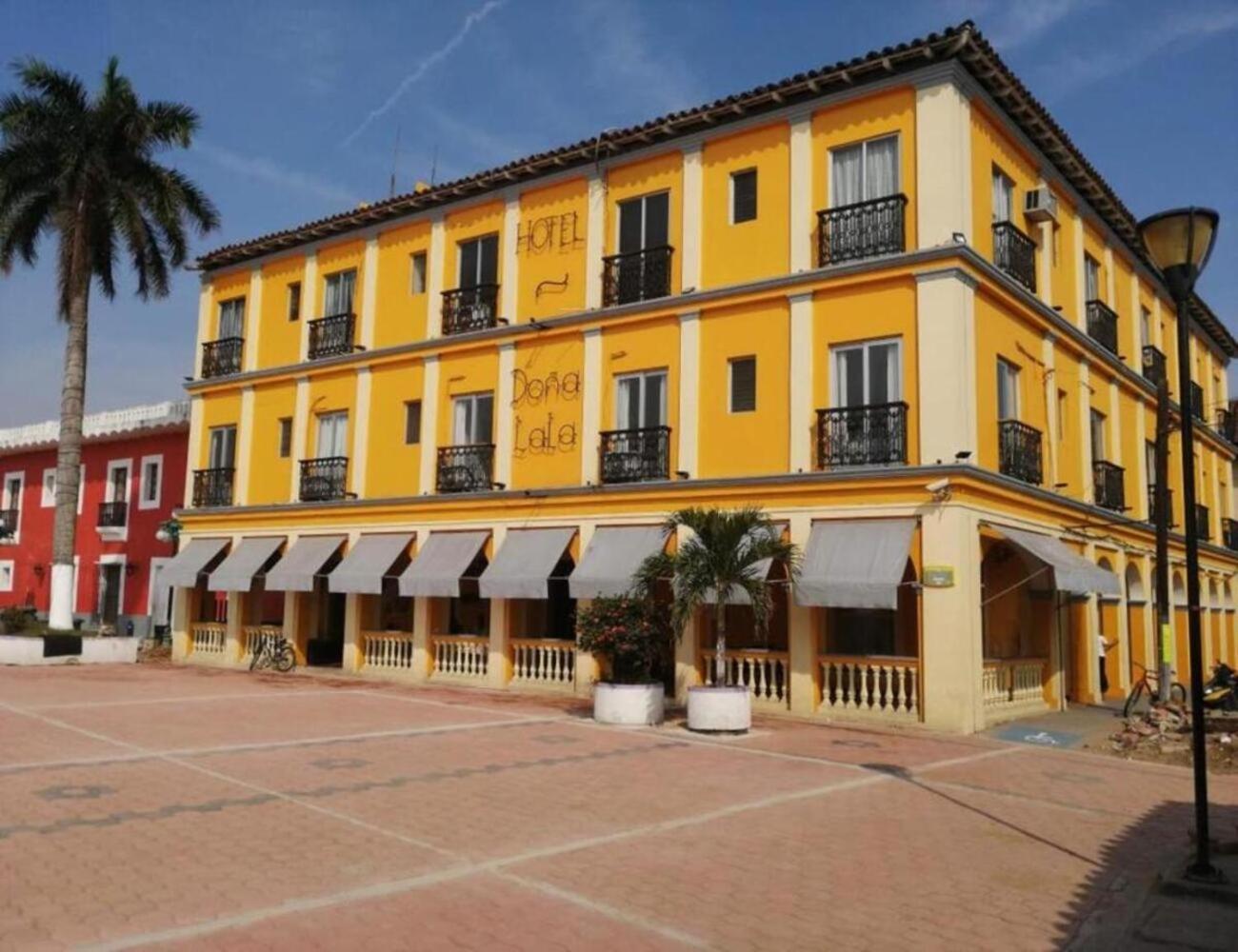 Hotel Posada Dona Lala ตลาโคตาลปัน ภายนอก รูปภาพ
