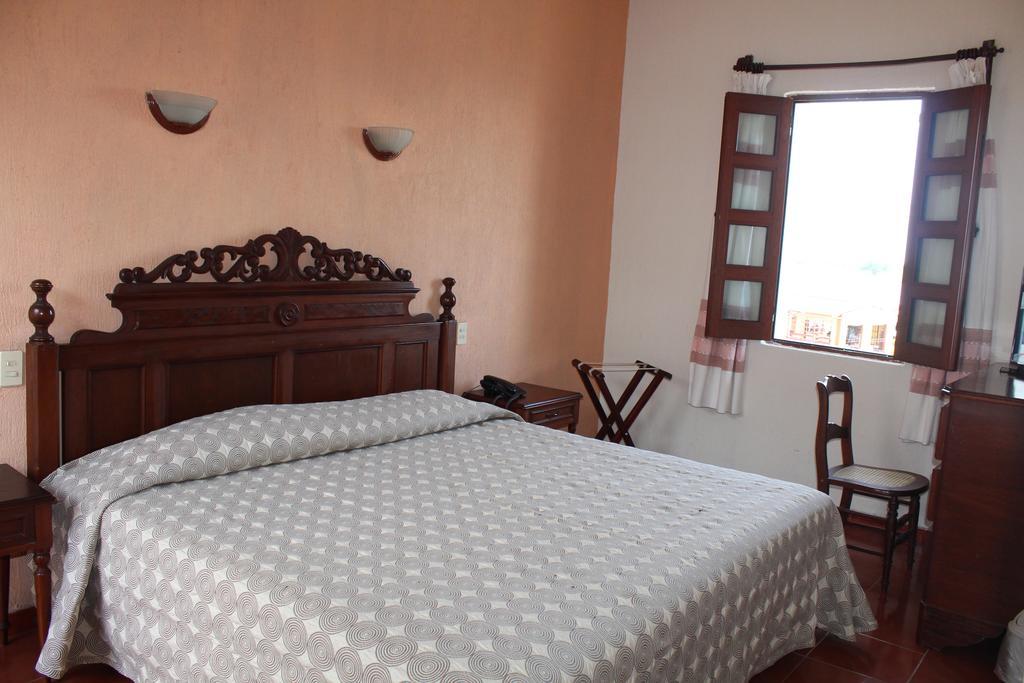 Hotel Posada Dona Lala ตลาโคตาลปัน ภายนอก รูปภาพ