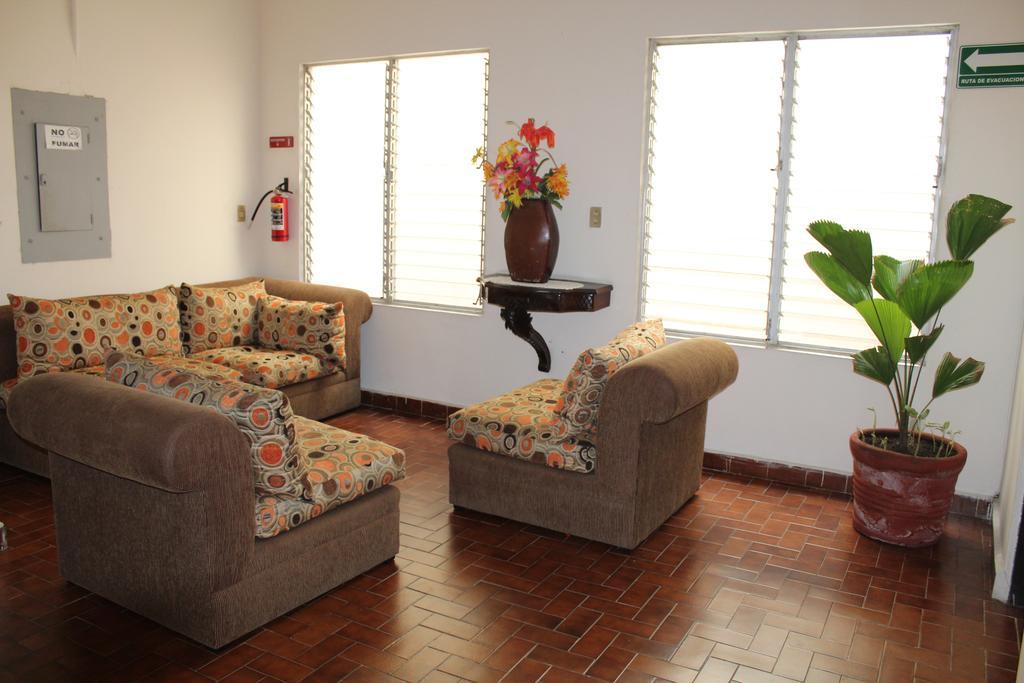 Hotel Posada Dona Lala ตลาโคตาลปัน ภายนอก รูปภาพ