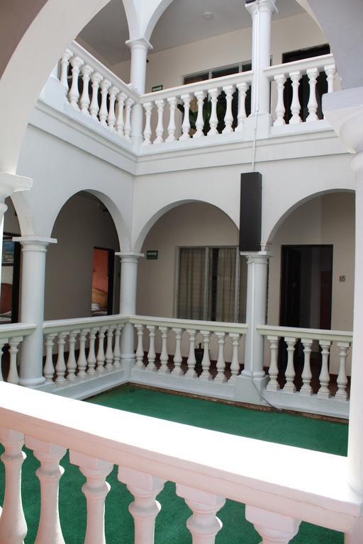 Hotel Posada Dona Lala ตลาโคตาลปัน ภายนอก รูปภาพ