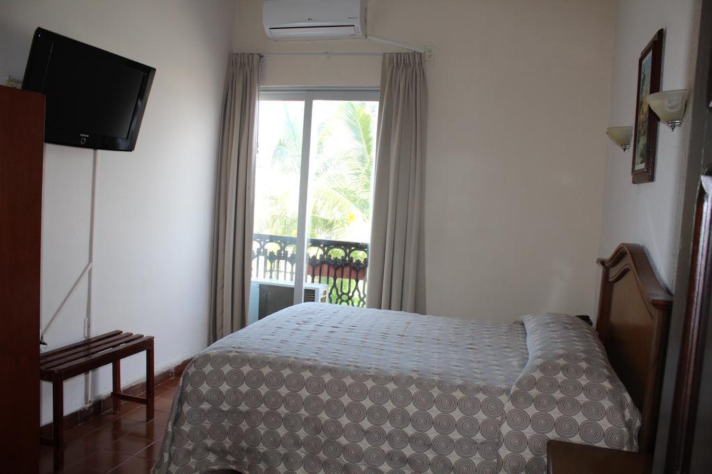 Hotel Posada Dona Lala ตลาโคตาลปัน ภายนอก รูปภาพ